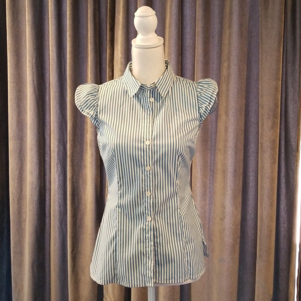 Juicy Couture Button Down Sleeveless top sz4